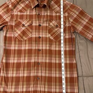Wrangler Rust Plaid Casual Button-Down Shirt